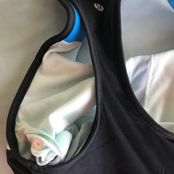 Lululemon Tank size 4 - Picture 4 of 4
